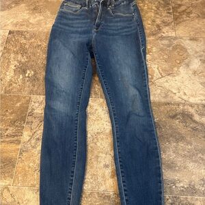 Good American Blue Skinny Jeans with Classic Denim Look